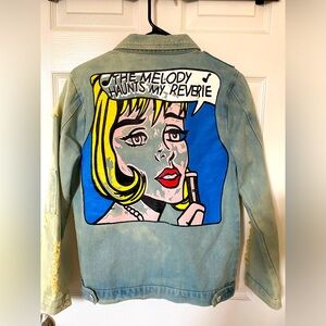Women Graphic denim jacket - US M
